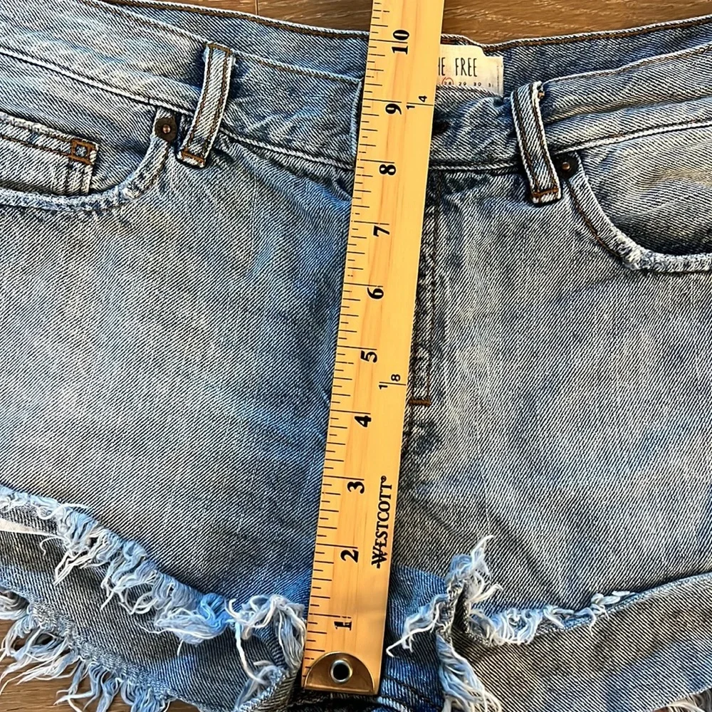 We The Free Blue Vintage Jean Shorts Distressed Raw Hem Mini Cutoff Button | 28 - Picture 6 of 7